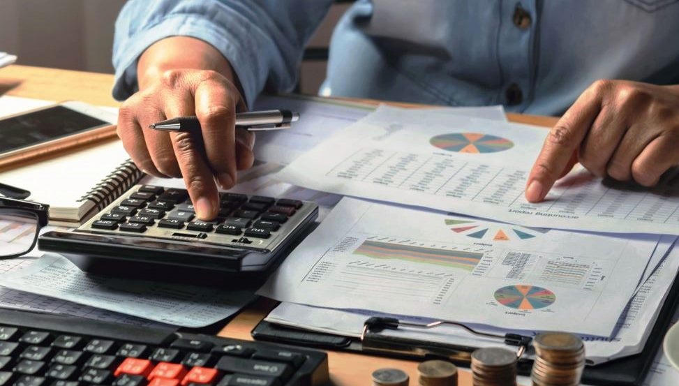 Qeveria nuk heq dore nga tatimi i profesioneve te lira, skeme e re taksimi ne 2025